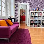 Hostal Rivoli Cinema *