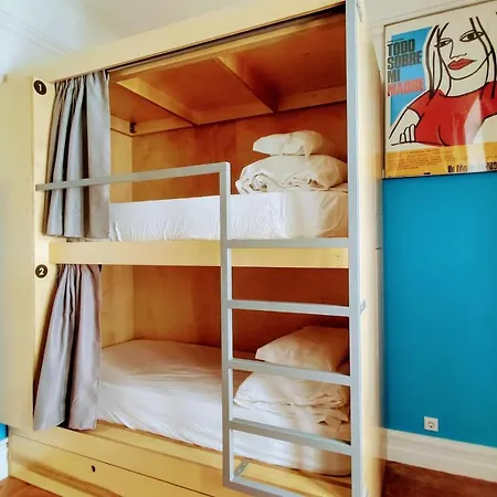 Rivoli Cinema Hostel *
