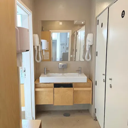 리볼리 시네마 호스텔 *