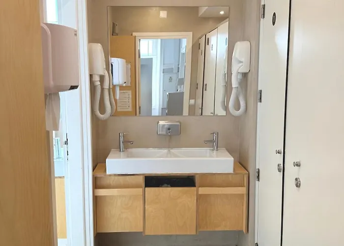 Rivoli Cinema Hostal *