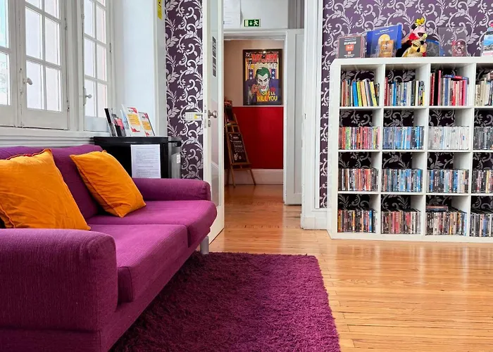 Hostal Rivoli Cinema *